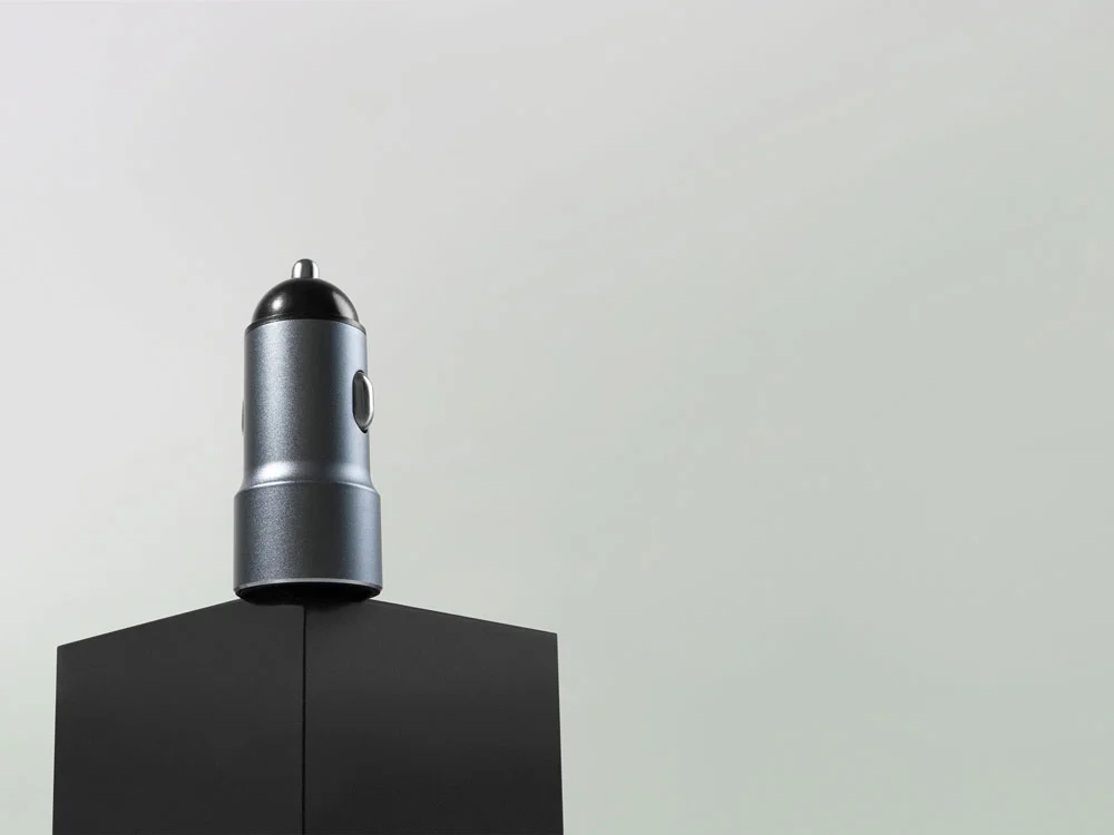 Автомобильное зарядное устройство Auto MC08 Quick 18Вт серый металлик - фото 5