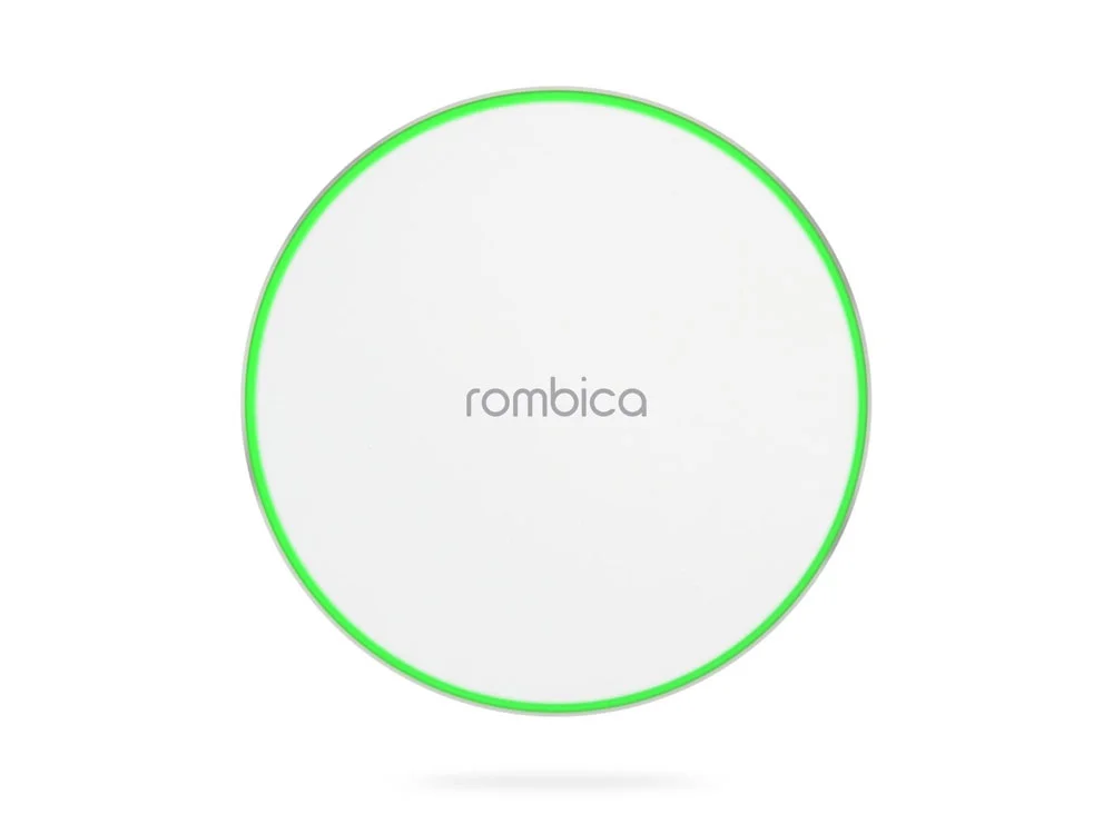 Беспроводное зарядное устройство NEO Core Quick c быстрой зарядкой с логотипом Rombica белый - фото 2