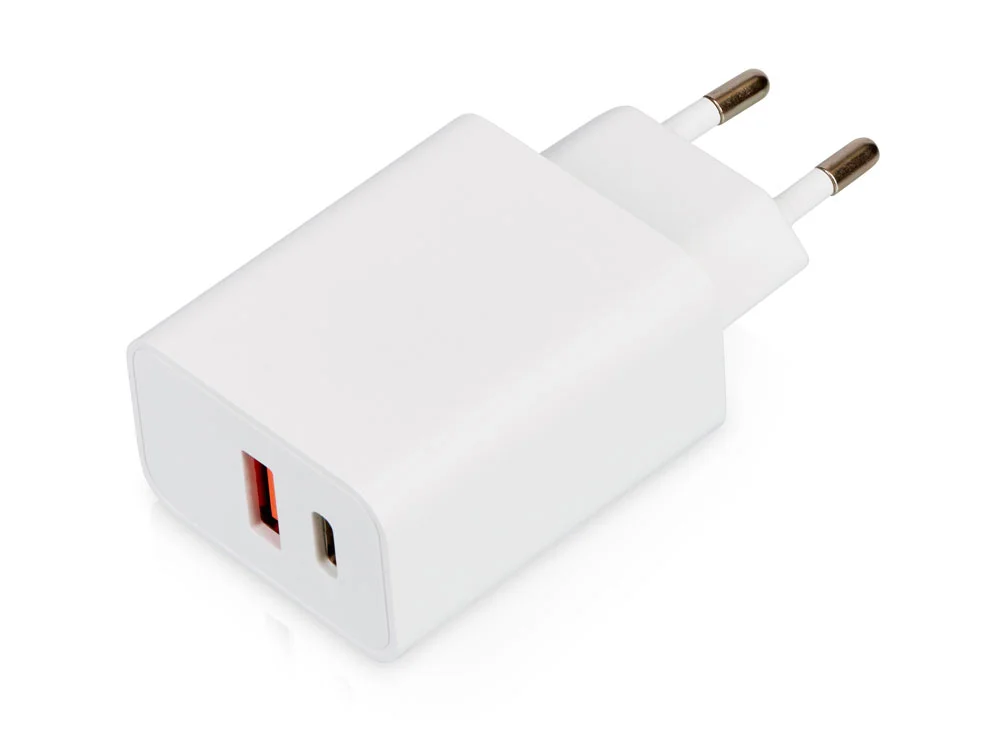 Сетевое зарядное устройство c выходами USB-A и USB-C и быстрой зарядкой QC/PD Recharger Pro 30 Вт белый