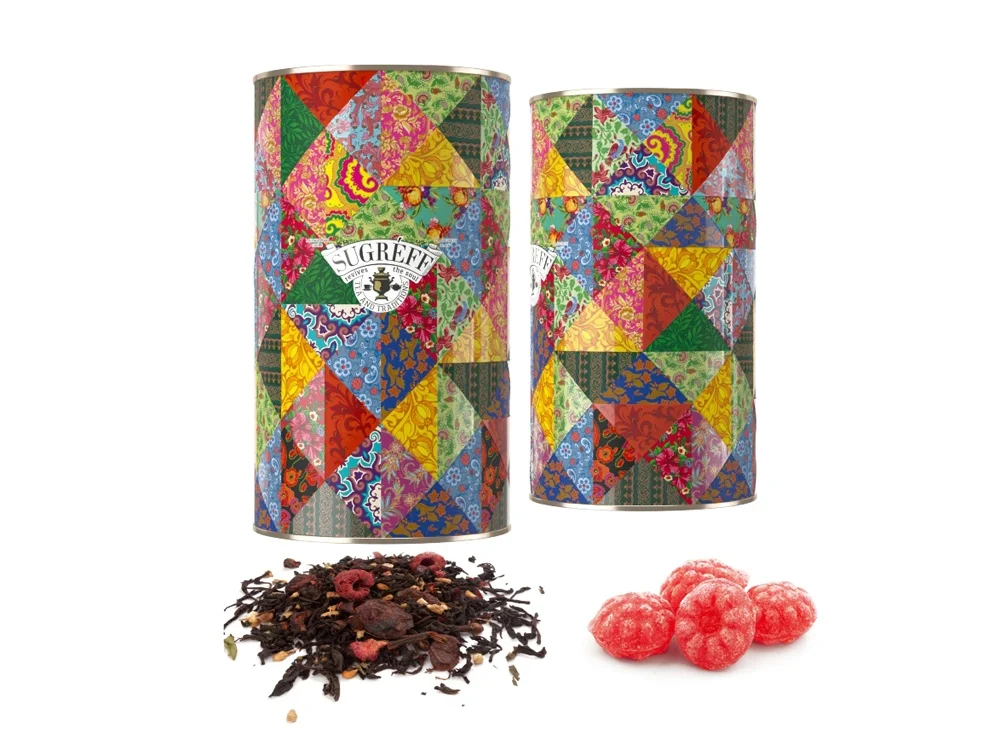 Подарочный набор с чаем и леденцами в тубусе