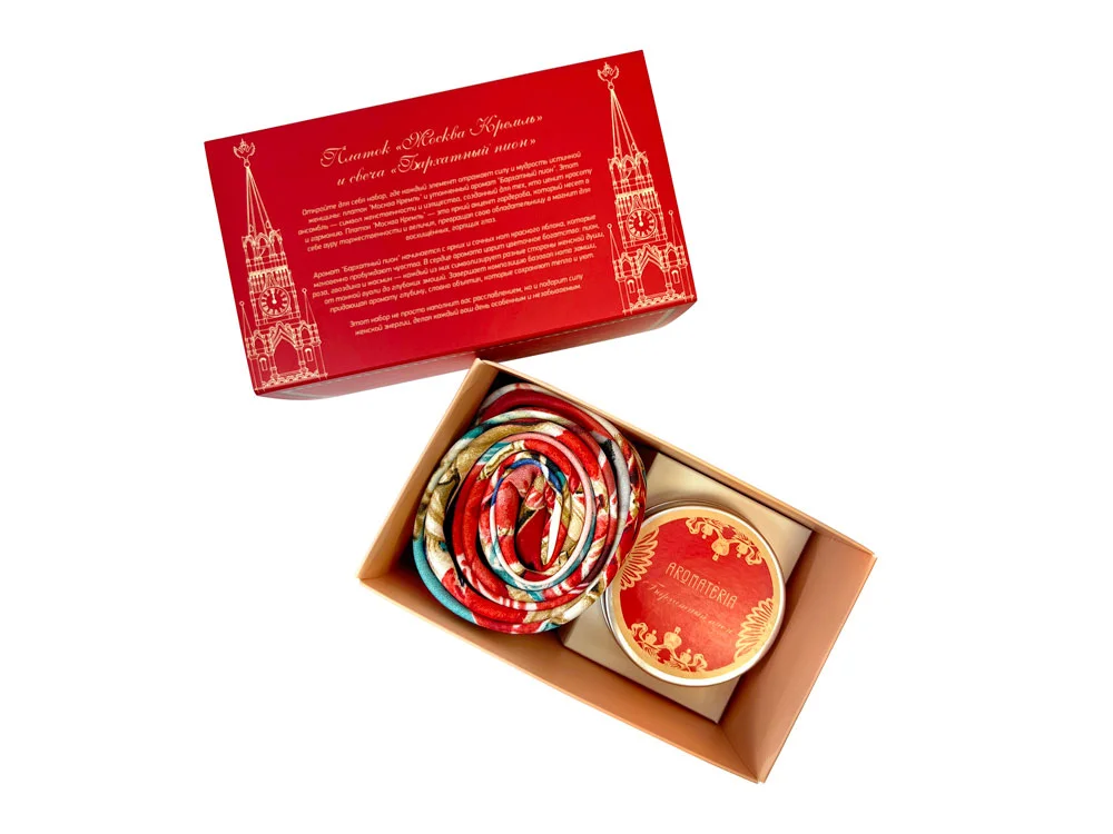 Набор: платок Кремль – Москва и свеча Бархатный пион красный