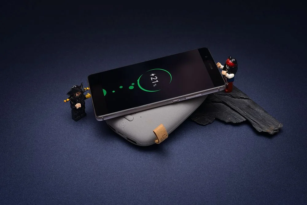 Аккумулятор с беспроводной зарядкой Pebble Wireless 9000 мАч, серый - фото 8