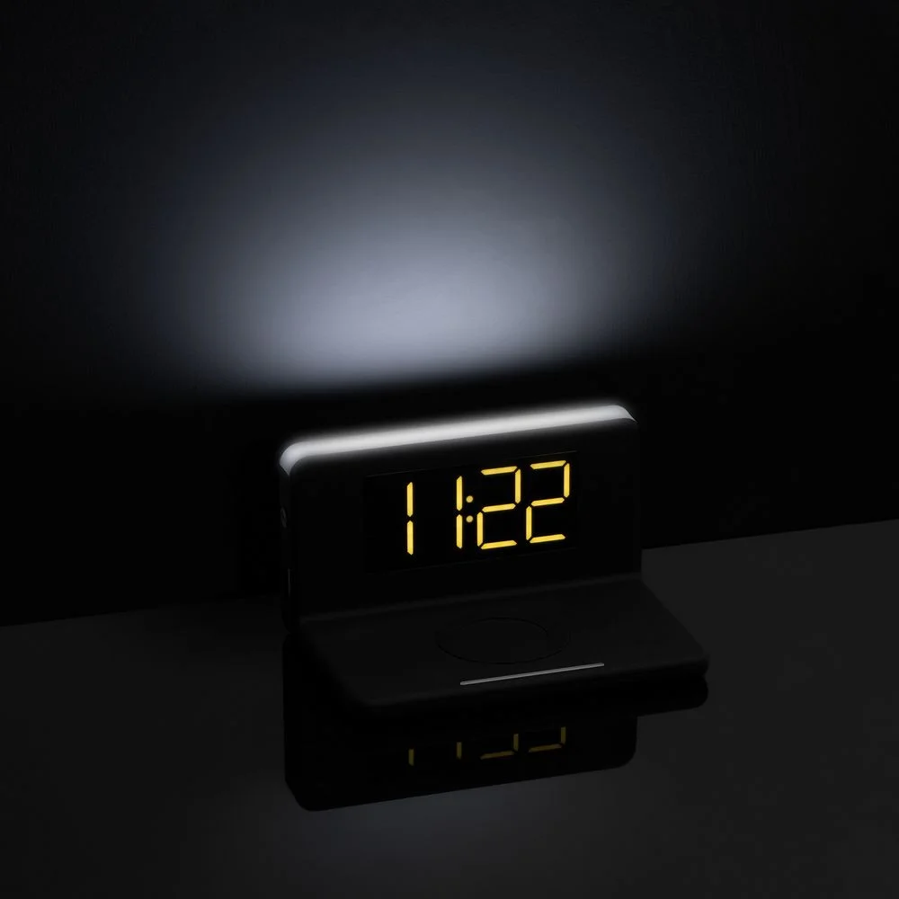 Часы настольные с беспроводным зарядным устройством Pitstop, черные - фото 8