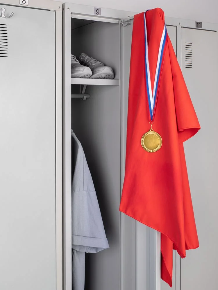 Медаль Regalia большая золотистая - фото 6