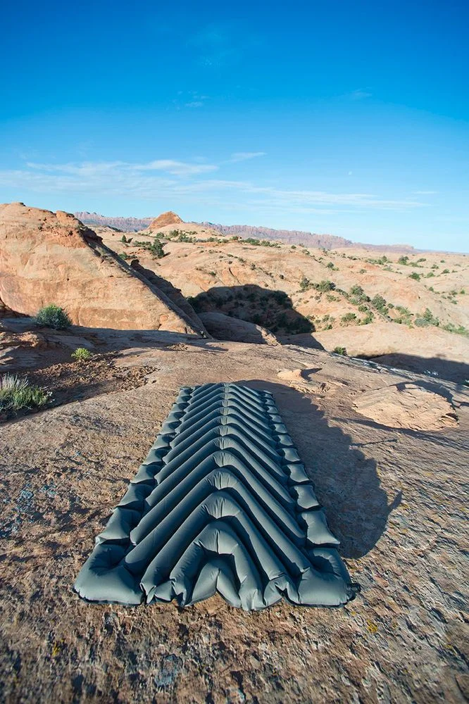 Надувной коврик Static V Luxe, серый - фото 6