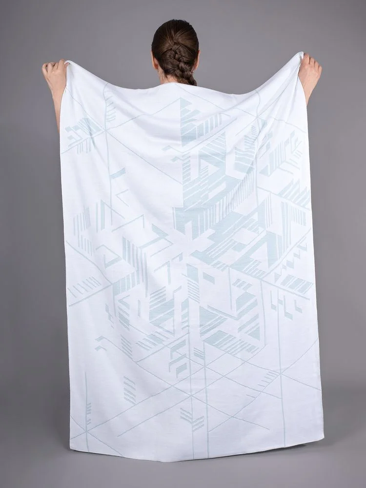 Плед Winterflake бело-голубой с люрексом - фото 2