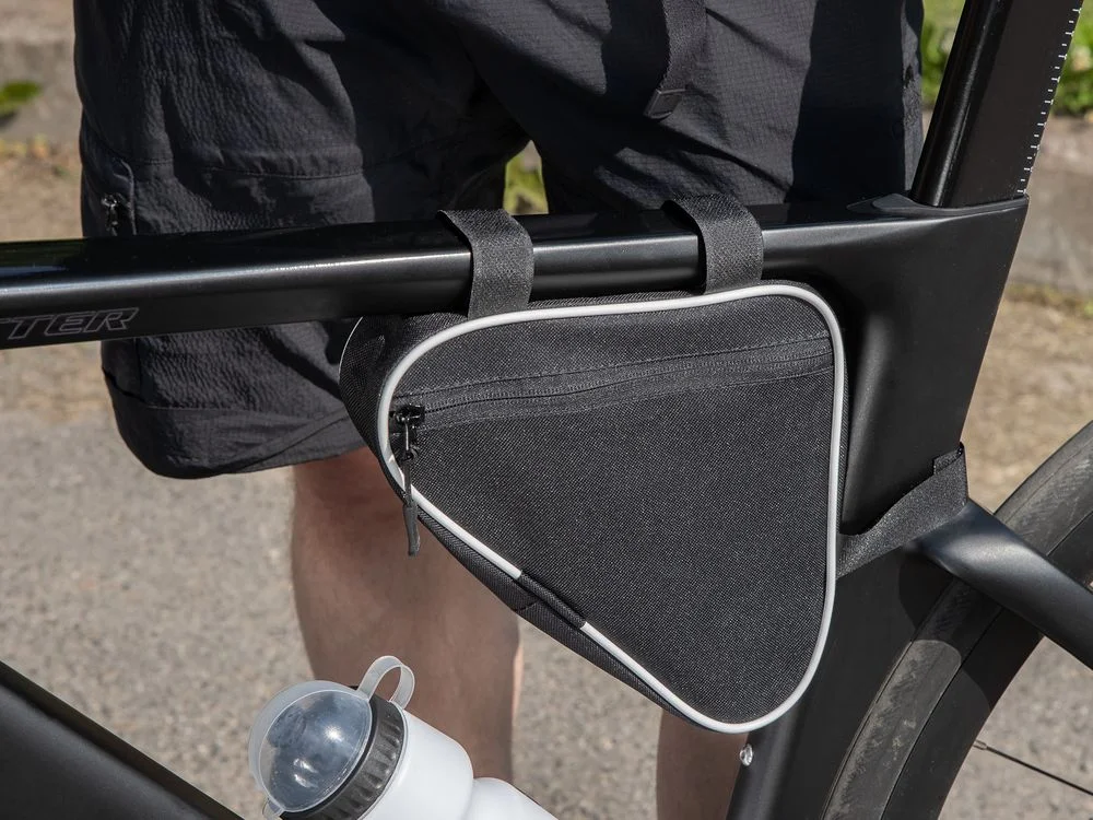 Велосумка на раму BikeLine Mini черная с белым - фото 6