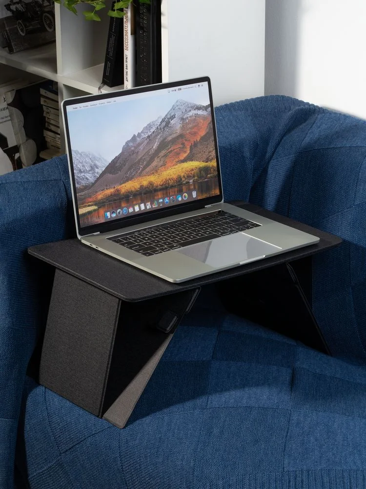 Складной стол для ноутбука с беспроводной зарядкой Kickstand Table серый - фото 9