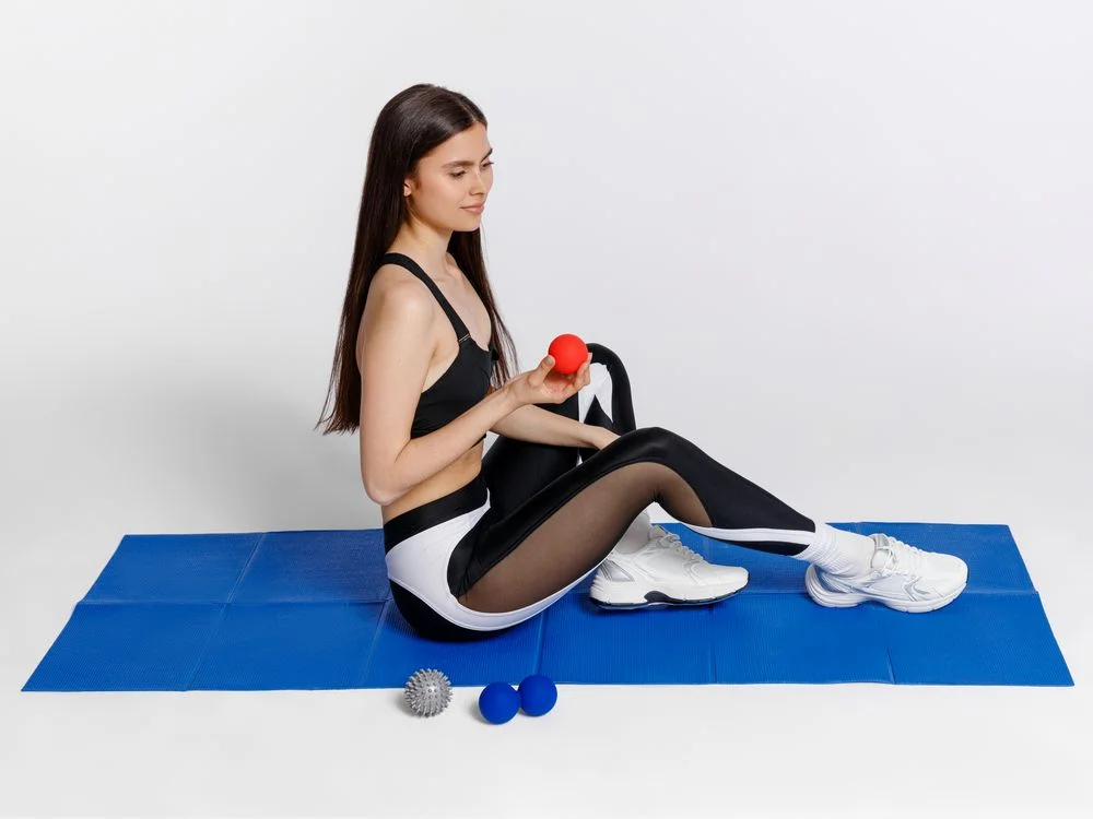 Массажный мяч для МФР Relaxify, красный - фото 3