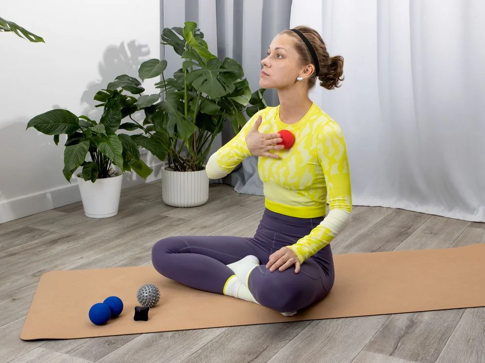 Массажный мяч для МФР Relaxify, красный - фото 5