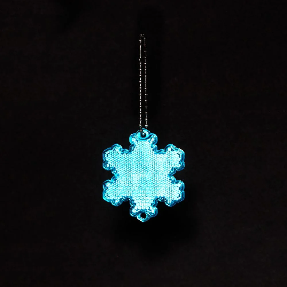 Пешеходный светоотражатель с цепочкой Снежинка синий - фото 3