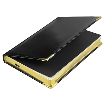 Ежедневник полудатированный Classic Pristine Gold А5 черный с золотом с металлическими уголками в твердой обложке с поролоном - фото 4