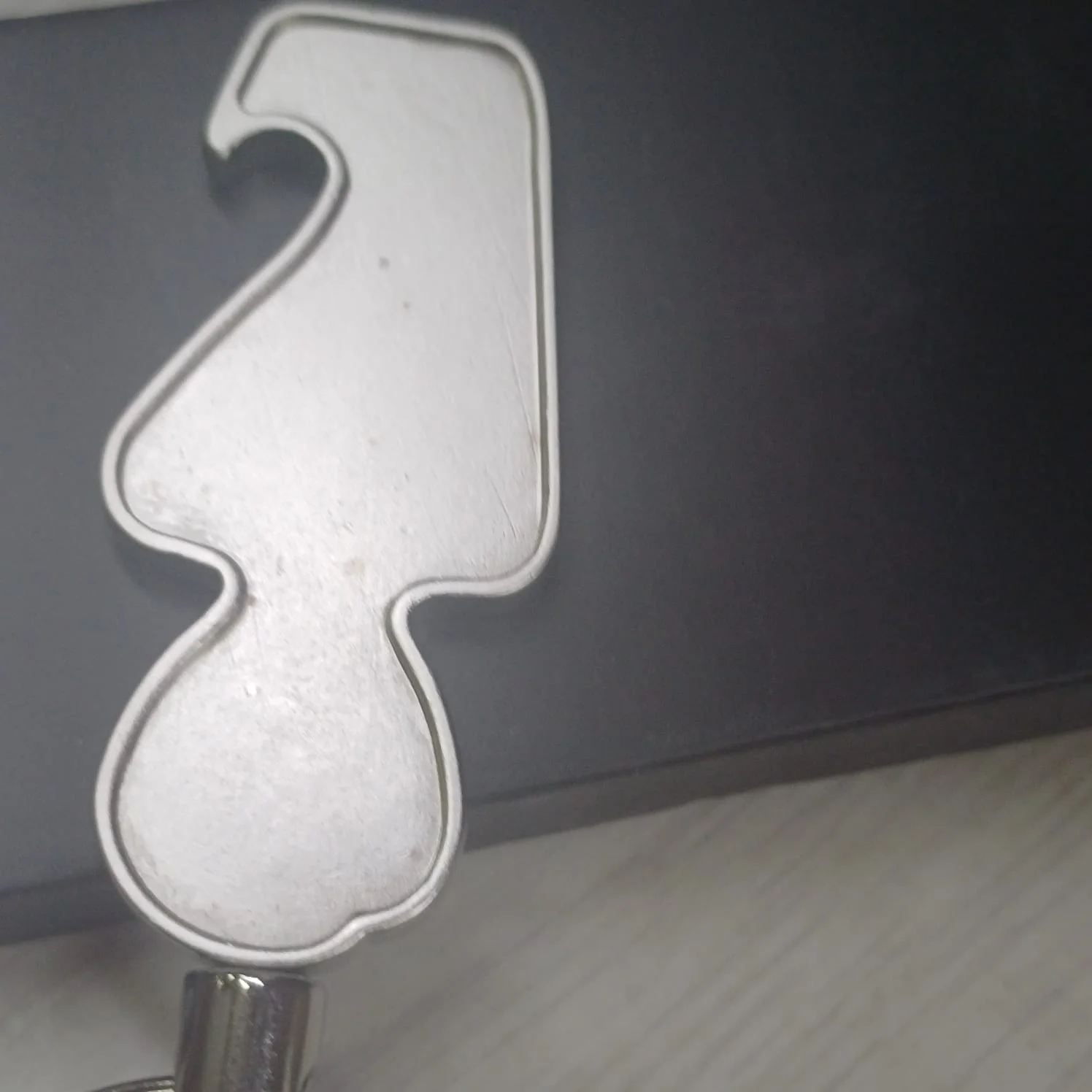 Брелок-открывалка Human серебристый - фото 2