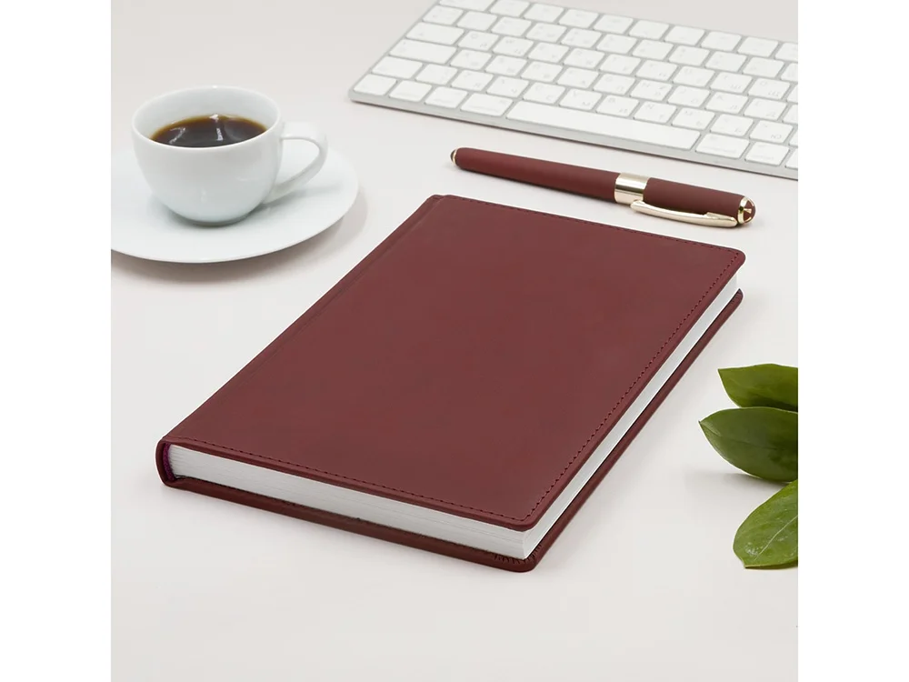 Ежедневник А5 датированный Velvet на 2026 год бордовый - фото 4